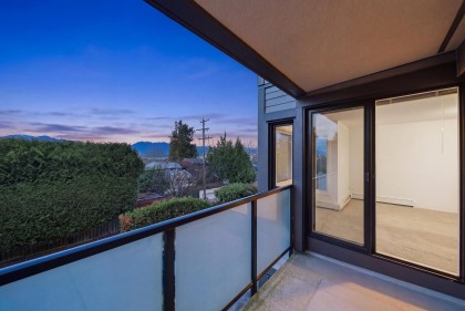 Photo 18 at 207 - 3663 W 16 Avenue, Point Grey, Vancouver West