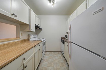 Photo 11 at 207 - 3663 W 16 Avenue, Point Grey, Vancouver West