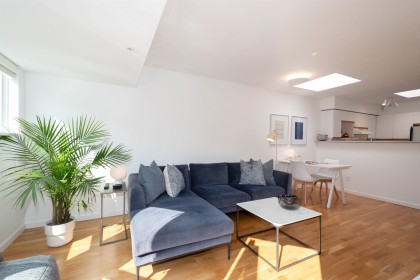 Photo 7 at 420 - 3440 W Broadway, Kitsilano, Vancouver West