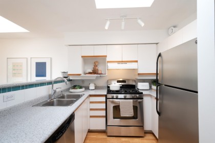 Photo 10 at 420 - 3440 W Broadway, Kitsilano, Vancouver West