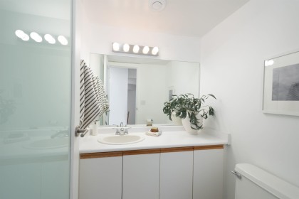 Photo 11 at 420 - 3440 W Broadway, Kitsilano, Vancouver West