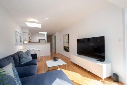 Photo 8 at 420 - 3440 W Broadway, Kitsilano, Vancouver West