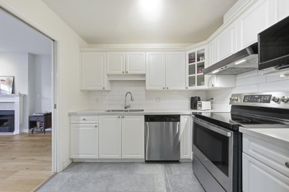 Photo 3 at 105 - 5735 Hampton Place, University VW, Vancouver West