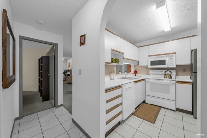 Photo 15 at 101 - 1924 Comox Street, West End VW, Vancouver West