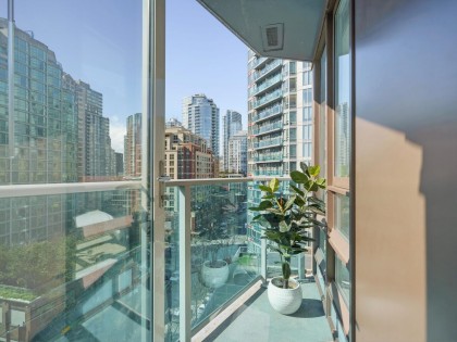 Photo 12 at 1109 - 233 Robson Street, Downtown VW, Vancouver West