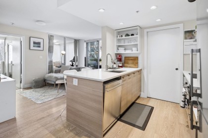 Photo 9 at 220 - 1783 Manitoba Street, False Creek, Vancouver West