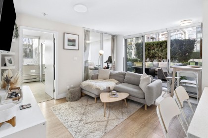 Photo 4 at 220 - 1783 Manitoba Street, False Creek, Vancouver West