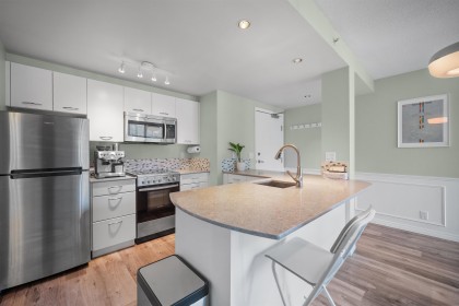 Photo 3 at 1001 - 1331 W Georgia Street, Coal Harbour, Vancouver West