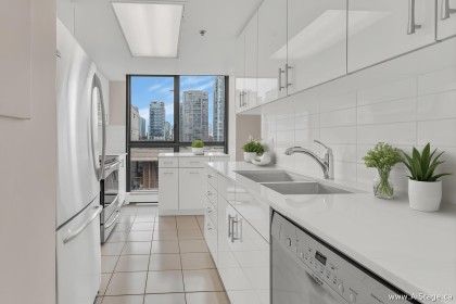 Photo 11 at 905 - 238 Alvin Narod Mews, Yaletown, Vancouver West