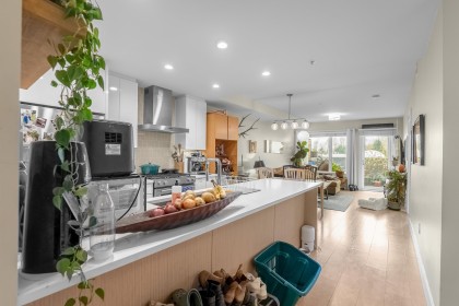 Photo 6 at 203 - 1496 Charlotte Road, Lynnmour, North Vancouver