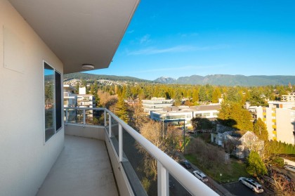 Photo 21 at 9 - 1717 Duchess Avenue, Ambleside, West Vancouver