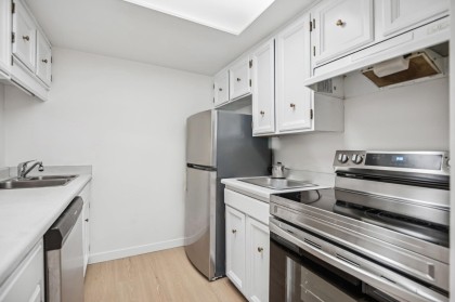 Photo 9 at 408 - 2320 W 40th Avenue, Kerrisdale, Vancouver West