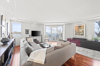 Photo 3 at 402 - 1575 Beach Avenue, West End VW, Vancouver West