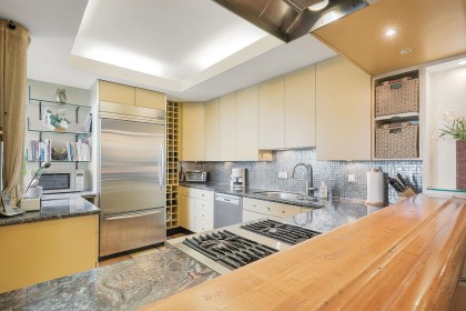 Photo 18 at 302 - 2015 Beach Avenue, West End VW, Vancouver West