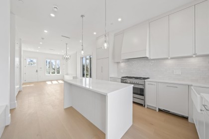 Photo 12 at 531 W 61st Avenue, Marpole, Vancouver West