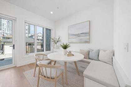 Photo 9 at 531 W 61st Avenue, Marpole, Vancouver West