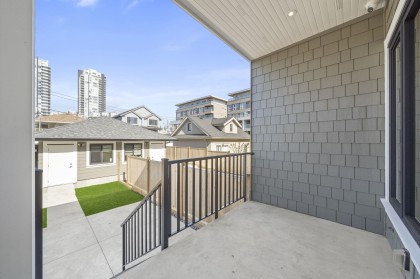 Photo 11 at 531 W 61st Avenue, Marpole, Vancouver West