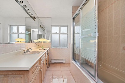 Photo 9 at 1042 W 48th Avenue, South Granville, Vancouver West