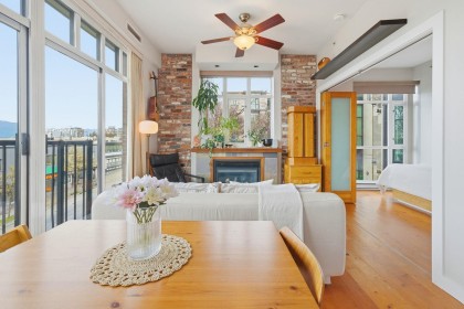 Photo 3 at 210 - 2515 Ontario Street, Mount Pleasant VW, Vancouver West