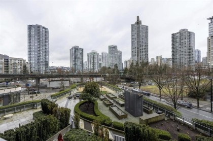 Photo 11 at 403 - 89 Nelson Avenue, Yaletown, Vancouver West