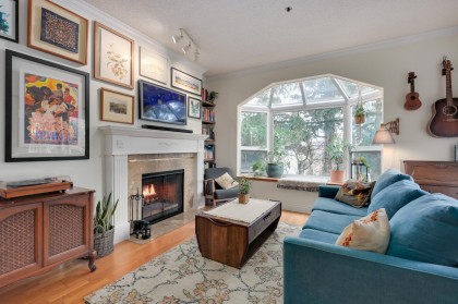 Photo 2 at 305 - 2256 W 7th Avenue, Kitsilano, Vancouver West
