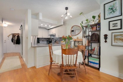 Photo 6 at 305 - 2256 W 7th Avenue, Kitsilano, Vancouver West