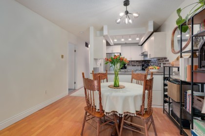 Photo 7 at 305 - 2256 W 7th Avenue, Kitsilano, Vancouver West