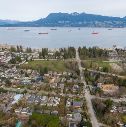 Photo 6 at 4418 W 2nd Avenue, Point Grey, Vancouver West