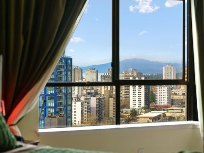 Photo 4 at 1601 - 738 Broughton Street, West End VW, Vancouver West