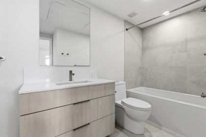 Photo 12 at 201 - 3590 W 39th Avenue, Dunbar, Vancouver West