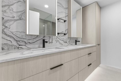 Photo 9 at 201 - 3590 W 39th Avenue, Dunbar, Vancouver West