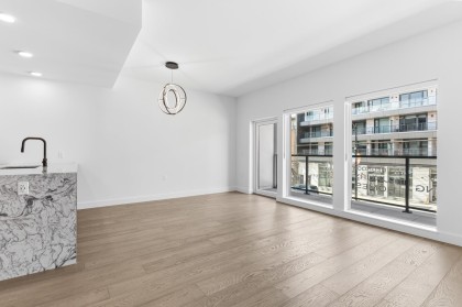 Photo 3 at 202 - 3590 W 39th Avenue, Dunbar, Vancouver West