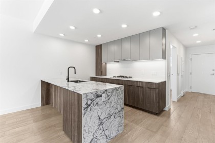 Photo 3 at 203 - 3590 W 39th Avenue, Dunbar, Vancouver West