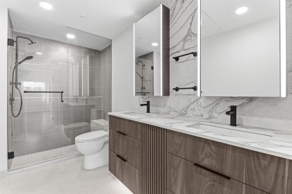 Photo 10 at 203 - 3590 W 39th Avenue, Dunbar, Vancouver West