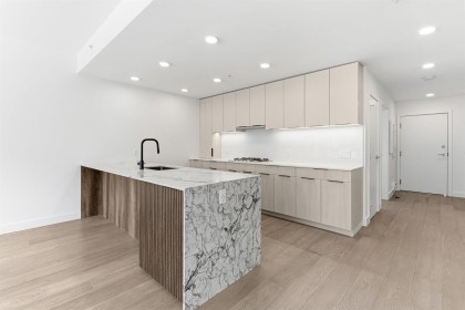 Photo 2 at 204 - 3590 W 39th Avenue, Dunbar, Vancouver West