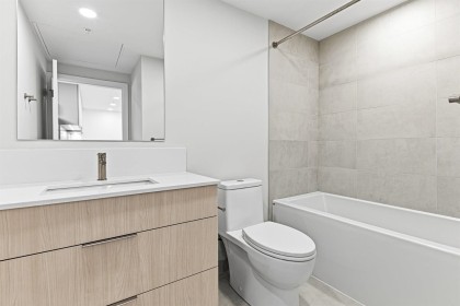 Photo 13 at 204 - 3590 W 39th Avenue, Dunbar, Vancouver West