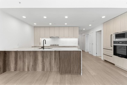 Photo 3 at 204 - 3590 W 39th Avenue, Dunbar, Vancouver West