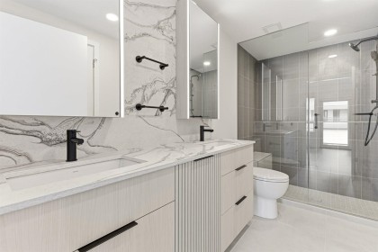 Photo 10 at 204 - 3590 W 39th Avenue, Dunbar, Vancouver West