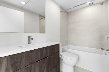 Photo 10 at 206 - 3590 W 39th Avenue, Dunbar, Vancouver West