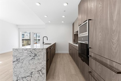 Photo 4 at 206 - 3590 W 39th Avenue, Dunbar, Vancouver West