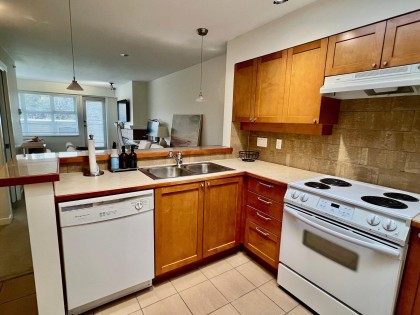 Photo 4 at 408 - 3580 W 41st Avenue, Southlands, Vancouver West