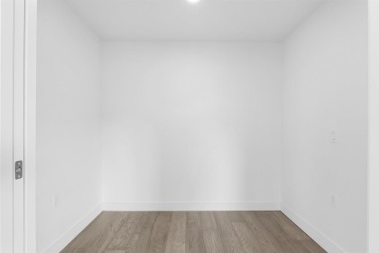 Photo 11 at 307 - 3590 W 39th Avenue, Dunbar, Vancouver West