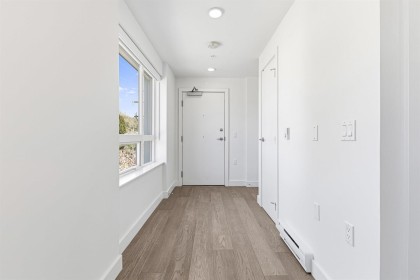 Photo 9 at 301 - 3590 W 39th Avenue, Dunbar, Vancouver West