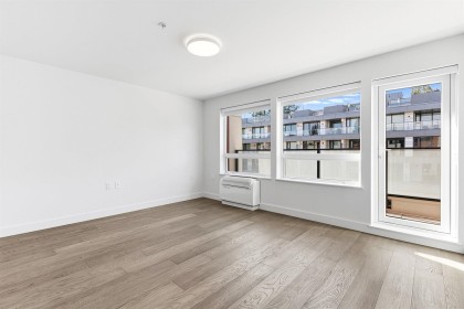 Photo 10 at 301 - 3590 W 39th Avenue, Dunbar, Vancouver West