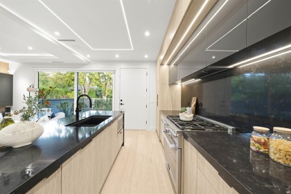 Photo 12 at 1 - 3466 W 22nd Avenue, Dunbar, Vancouver West