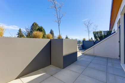 Photo 3 at 302 - 3590 W 39th Avenue, Dunbar, Vancouver West