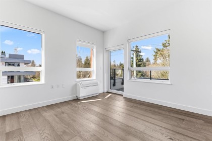 Photo 9 at 302 - 3590 W 39th Avenue, Dunbar, Vancouver West