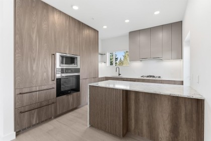 Photo 4 at 302 - 3590 W 39th Avenue, Dunbar, Vancouver West