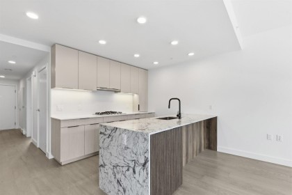 Photo 3 at 304 - 3590 W 39th Avenue, Dunbar, Vancouver West