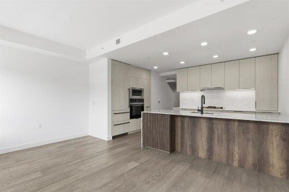 Photo 1 at 304 - 3590 W 39th Avenue, Dunbar, Vancouver West